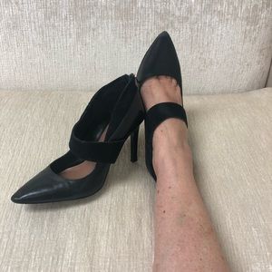 Vince Camuto Mary Jane leather and suede sz 7